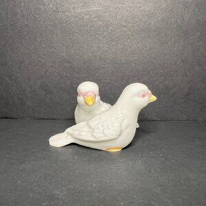 Vintage Small White Ceramic Decorative Bird Dove Pair Figurine 1.75"